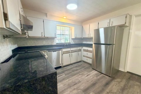 Appartement à louer à DeBary, Floride: 2 chambres, 91.04 m2 № 2427400 - photo 4
