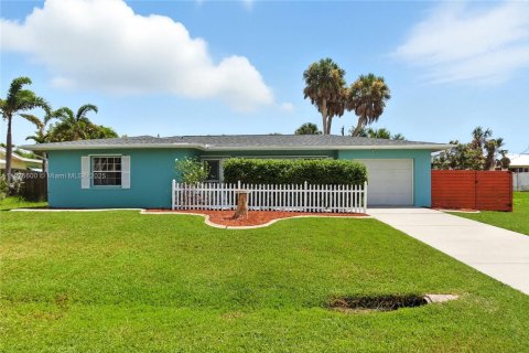 House in Punta Gorda, Florida 2 bedrooms № 1895886 - photo 1