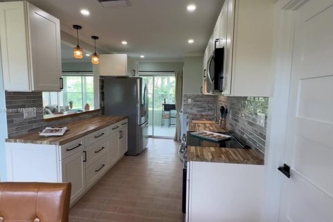 House in Punta Gorda, Florida 2 bedrooms № 1895886 - photo 13