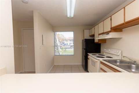 Copropriété à louer à Miramar, Floride: 1 chambre, 74.32 m2 № 2048915 - photo 6