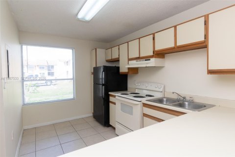 Copropriété à louer à Miramar, Floride: 1 chambre, 74.32 m2 № 2048915 - photo 4