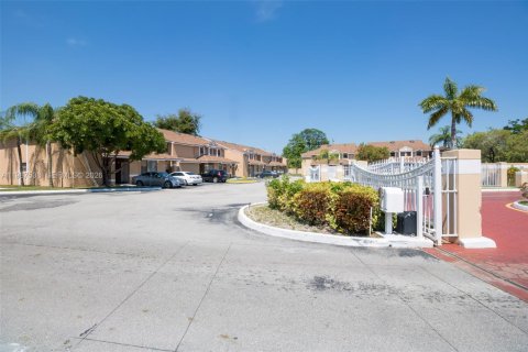 Copropriété à louer à Miramar, Floride: 1 chambre, 74.32 m2 № 2048915 - photo 25