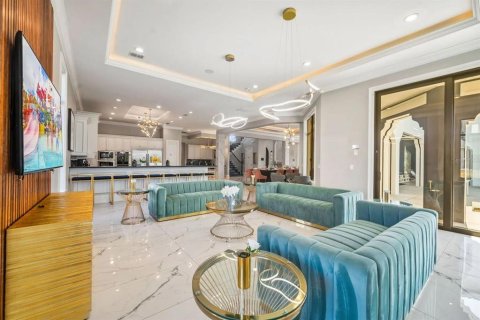 Купить виллу или дом в Фор-Корнерс, Флорида 3 комнаты, 1206.52м2, № 2118013 - фото 24