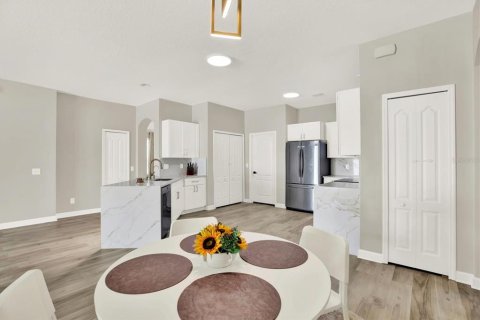 Villa ou maison à vendre à Wesley Chapel, Floride: 4 chambres, 219.81 m2 № 2432659 - photo 19