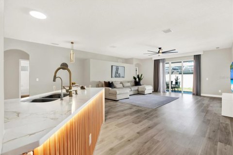 Villa ou maison à vendre à Wesley Chapel, Floride: 4 chambres, 219.81 m2 № 2432659 - photo 20
