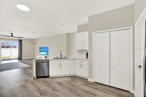 Villa ou maison à vendre à Wesley Chapel, Floride: 4 chambres, 219.81 m2 № 2432659 - photo 23