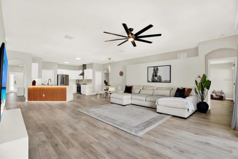 Villa ou maison à vendre à Wesley Chapel, Floride: 4 chambres, 219.81 m2 № 2432659 - photo 2