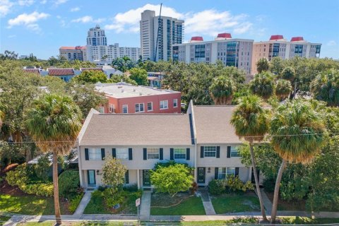 Touwnhouse à vendre à Tampa, Floride: 2 chambres, 118.91 m2 № 1913387 - photo 28