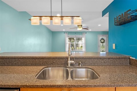 Touwnhouse à vendre à Tampa, Floride: 2 chambres, 118.91 m2 № 1913387 - photo 13