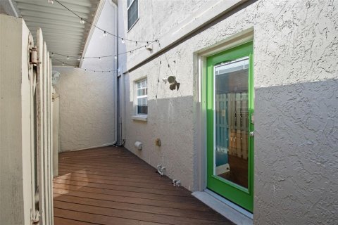 Touwnhouse à vendre à Tampa, Floride: 2 chambres, 118.91 m2 № 1913387 - photo 25