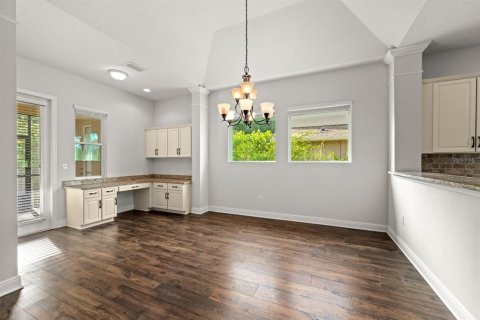 House in Brandon, Florida 4 bedrooms, 267.19 sq.m. № 1829178 - photo 8