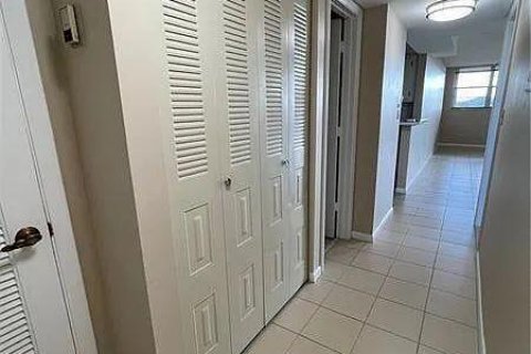 Condo in Davie, Florida, 1 bedroom  № 2182431 - photo 17