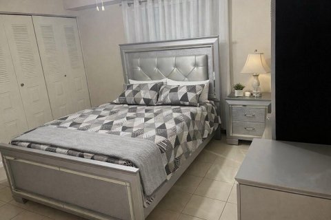 Condo in Davie, Florida, 1 bedroom  № 2182431 - photo 11