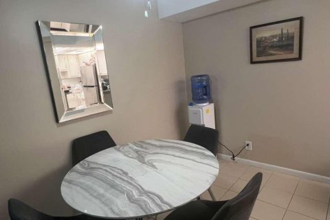 Condo in Davie, Florida, 1 bedroom  № 2182431 - photo 13