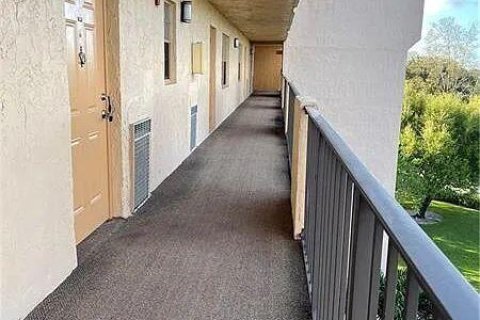 Condo in Davie, Florida, 1 bedroom  № 2182431 - photo 22
