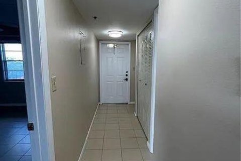 Condo in Davie, Florida, 1 bedroom  № 2182431 - photo 16