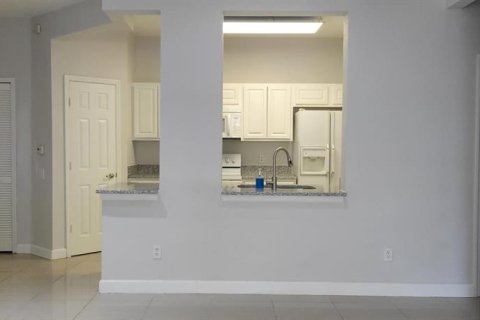 Apartamento en alquiler en Orlando, Florida, 3 dormitorios, 130.81 m2 № 2150584 - foto 8