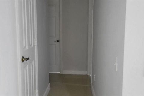 Apartamento en alquiler en Orlando, Florida, 3 dormitorios, 130.81 m2 № 2150584 - foto 9