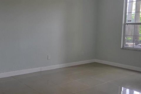 Apartamento en alquiler en Orlando, Florida, 3 dormitorios, 130.81 m2 № 2150584 - foto 10