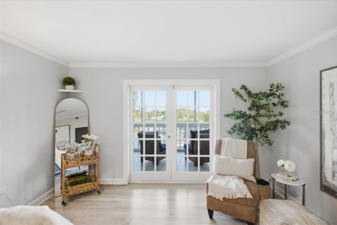 Condo in Saint Petersburg, Florida, 3 bedrooms № 2231189 - photo 18