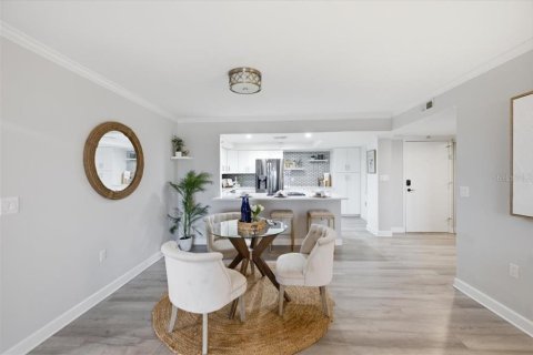 Condo in Saint Petersburg, Florida, 3 bedrooms № 2231189 - photo 12