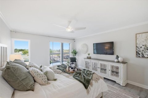 Condo in Saint Petersburg, Florida, 3 bedrooms № 2231189 - photo 20