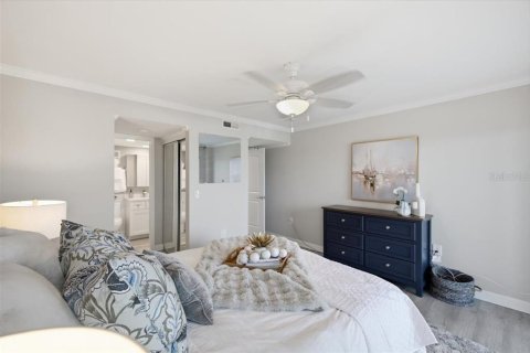 Condo in Saint Petersburg, Florida, 3 bedrooms № 2231189 - photo 24