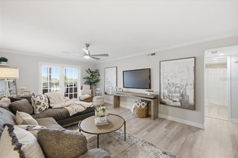 Condo in Saint Petersburg, Florida, 3 bedrooms № 2231189 - photo 14
