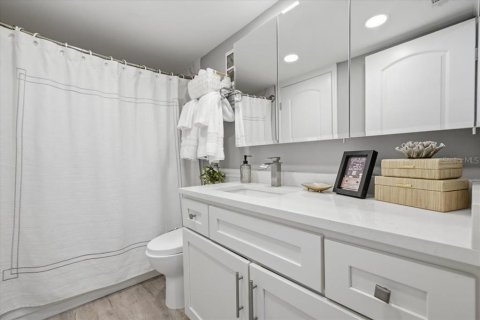 Condo in Saint Petersburg, Florida, 3 bedrooms № 2231189 - photo 30
