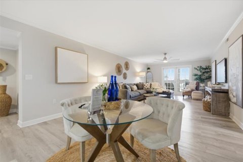 Condo in Saint Petersburg, Florida, 3 bedrooms № 2231189 - photo 13