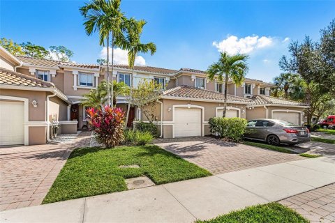 Townhouse in Fort Myers, Florida 2 bedrooms, 151.34 sq.m. № 2212551