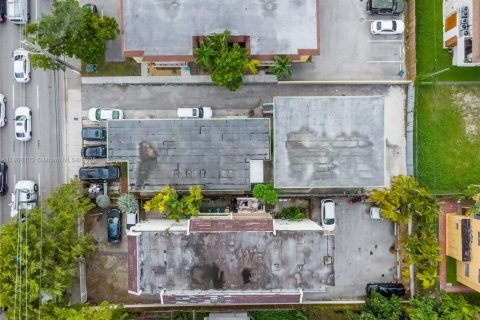 Propiedad comercial en venta en Miami, Florida, 242.85 m2 № 1965740 - foto 16