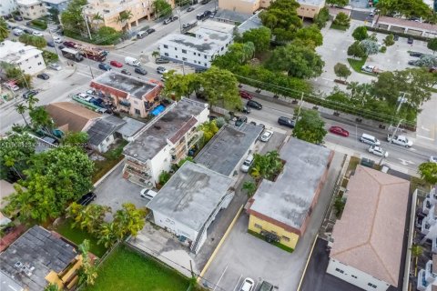 Propiedad comercial en venta en Miami, Florida, 242.85 m2 № 1965740 - foto 15