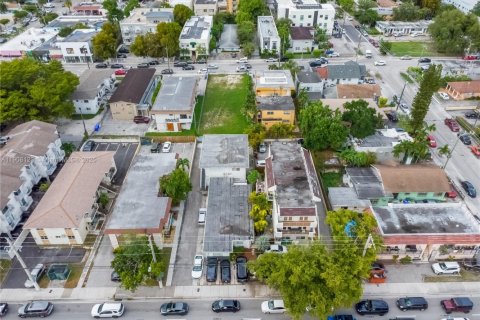 Propiedad comercial en venta en Miami, Florida, 242.85 m2 № 1965740 - foto 12