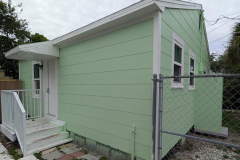 House in Saint Petersburg, Florida 1 bedroom, 51.1 sq.m. № 2198497