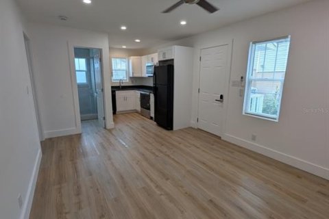 House in Saint Petersburg, Florida 1 bedroom, 51.1 sq.m. № 2198497 - photo 5
