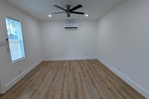 House in Saint Petersburg, Florida 1 bedroom, 51.1 sq.m. № 2198497 - photo 6