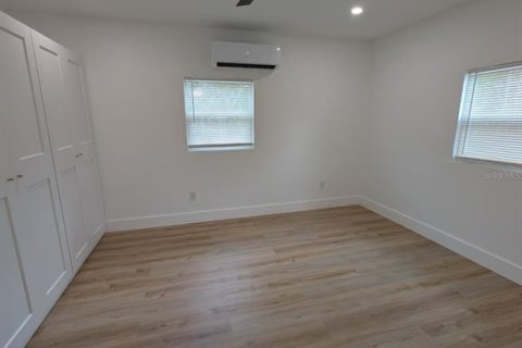 House in Saint Petersburg, Florida 1 bedroom, 51.1 sq.m. № 2198497 - photo 8
