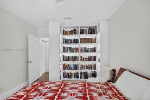Condo in Aventura, Florida, 4 bedrooms  № 2186348 - photo 25