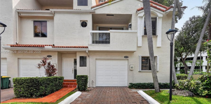 Condo in Aventura, Florida, 4 bedrooms  № 2186348
