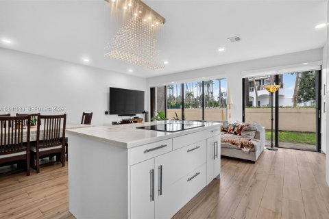 Condo in Aventura, Florida, 4 bedrooms  № 2186348 - photo 18