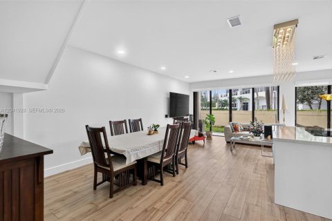 Condo in Aventura, Florida, 4 bedrooms  № 2186348 - photo 10