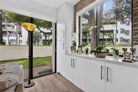 Condo in Aventura, Florida, 4 bedrooms  № 2186348 - photo 21