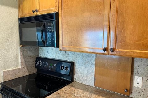 Condo in Clearwater, Florida, 1 bedroom  № 1911104 - photo 22