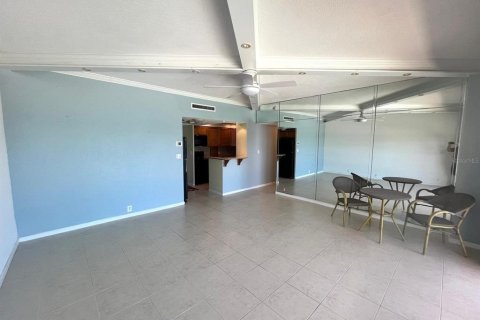 Condo in Clearwater, Florida, 1 bedroom  № 1911104 - photo 7