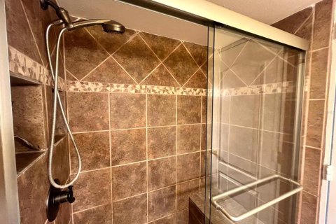 Condo in Clearwater, Florida, 1 bedroom  № 1911104 - photo 27