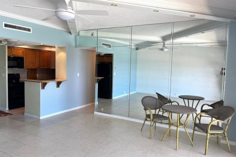 Condo in Clearwater, Florida, 1 bedroom  № 1911104 - photo 9