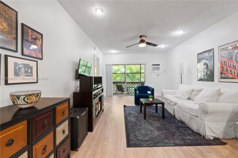 Copropriété à vendre à Coral Gables, Floride: 2 chambres, 69.49 m2 № 1727033 - photo 19