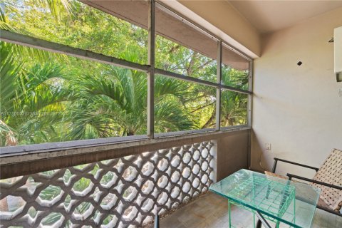 Copropriété à vendre à Coral Gables, Floride: 2 chambres, 69.49 m2 № 1727033 - photo 13