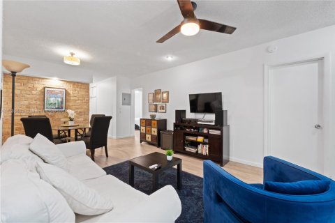 Copropriété à vendre à Coral Gables, Floride: 2 chambres, 69.49 m2 № 1727033 - photo 5